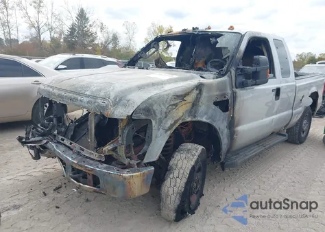 2008 Ford F-250 Fx4/Lariat/Xl/Xlt z USA, uszkodzony, nr VIN 1FTSX21Y08EB45560